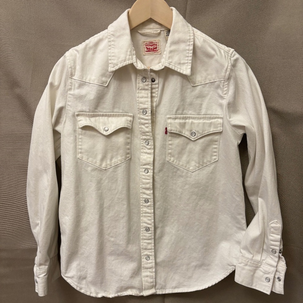 Levi’s Essential Western Denim Shirt in Small